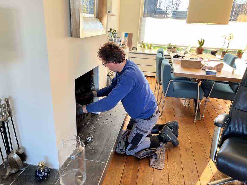 Schouwveger Boxmeer kleed schoorsteenreiniger Schouwveger Boxmeer kleed schoorsteenreiniger